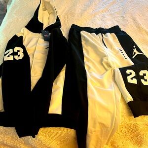 White and black nwt 2 pc jordan outfit size large